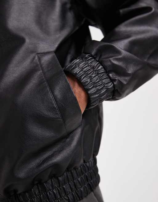 ASOS DESIGN – Bomberjacke aus Kunstleder in gewaschenem Schwarz , 5 von 5
