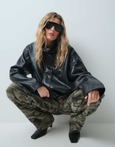 ASOS DESIGN Bomberjacke in Lederoptik mit Stehkragen in Schwarz - view 1