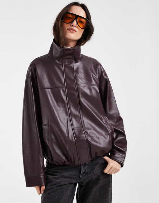 ASOS DESIGN bomberjakke i læderlook med ståkrave i chokoladeblomme, 2 af 4
