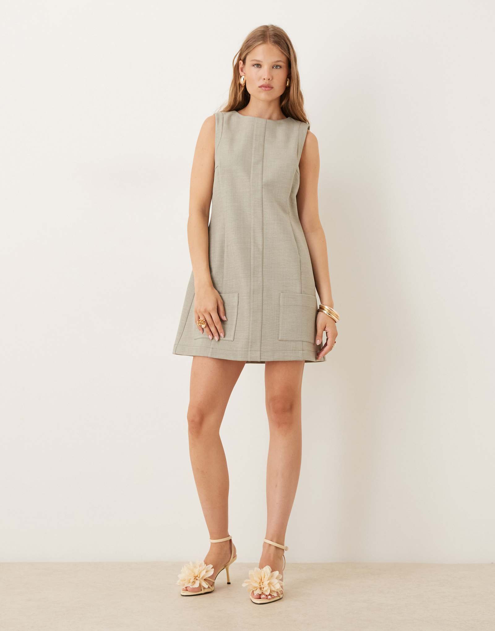 ДИЗАЙНЕРСКОЕ мини-платье-сорочка ASOS с карманами из шалфея