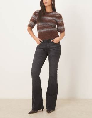 ASOS DESIGN - Bootcut-Jeans in Schwarz