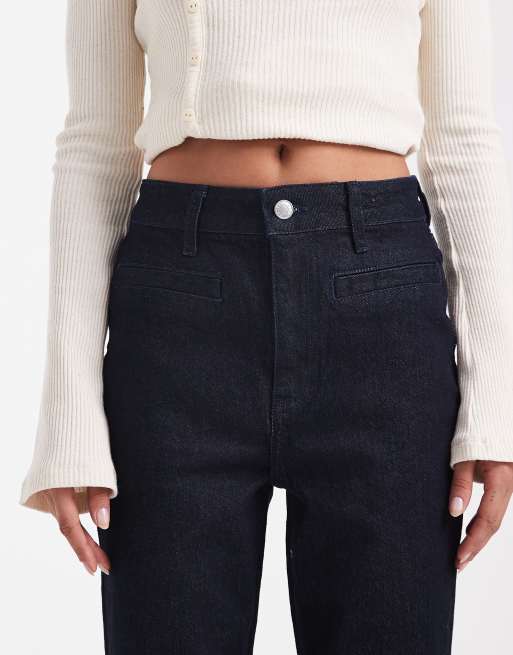 ASOS DESIGN – Bootcut-Schlagjeans in tintenblauer Waschung mit Fronttaschen-Detail, 5 von 5