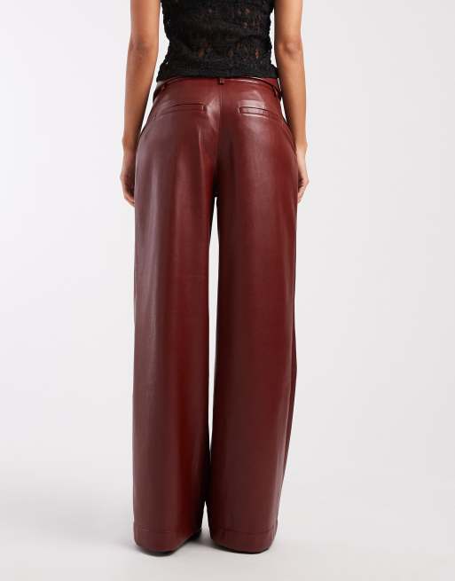 ASOS DESIGN - Bordeaux bukser med vide ben og foldet linning i imiteret læder, 3 af 5