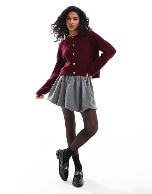 ASOS DESIGN - Bordeaux cardigan med rund hals og guldfarvede knapper i bouclé, 3 af 4