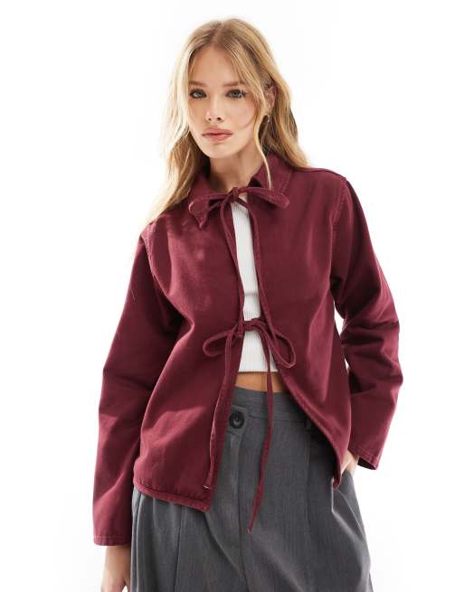 ASOS DESIGN - Bordeaux langærmet top i denim med krave og bindebånd foran