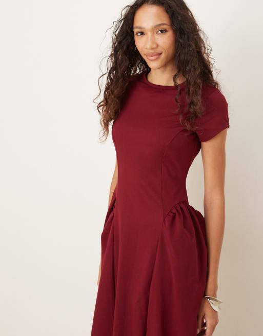 ASOS DESIGN - Bordeaux midikjole med buede sømdetaljer, vingeærmer og halsudskæring, 4 af 4
