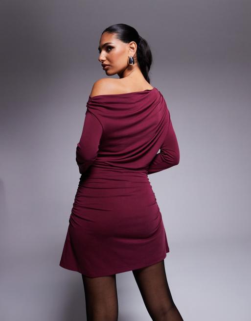 ASOS DESIGN - Bordeaux minikjole med rynker og sænket skulder i modal, 4 af 4