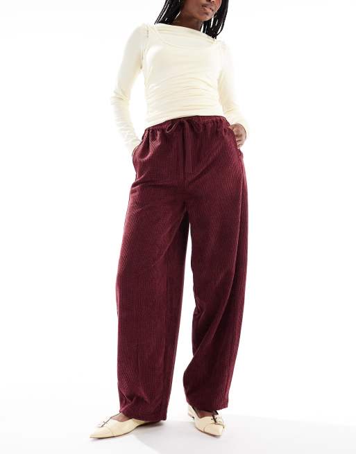ASOS DESIGN - Bordeaux pull-on-bukser med lige ben i fløjl