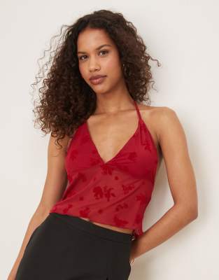 ASOS DESIGN - Bordeaux top med halterneck, dyb udskæring og flæser i devoré - view 1