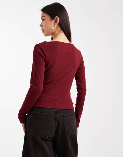 ASOS DESIGN - Bordeaux tætsiddende top med gennemgående knapper i smal ribstrik, 2 af 4