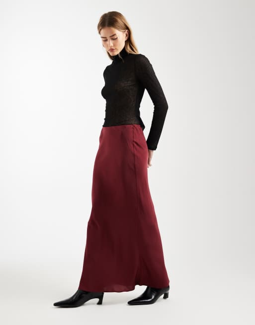 ASOS DESIGN - Bordeauxrød maxinederdel i satin med skråsnit, 2 af 5