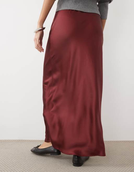 ASOS DESIGN - Bordeauxrød maxinederdel i satin med skråsnit, 5 af 5