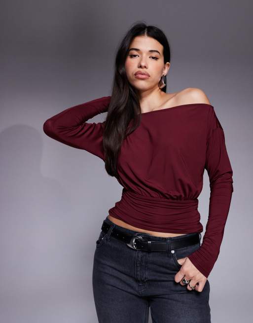 ASOS DESIGN - Bordeauxrød og asymmetrisk oneshoulder-overdel med lange ærmer