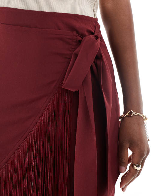 ASOS DESIGN - Bordeauxrød slå-om-maxinederdel med frynser i satin, 3 af 5