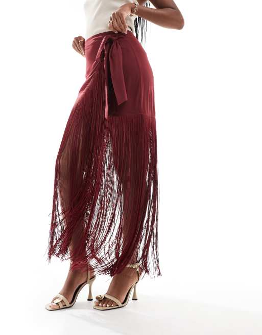 ASOS DESIGN - Bordeauxrød slå-om-maxinederdel med frynser i satin, 4 af 5