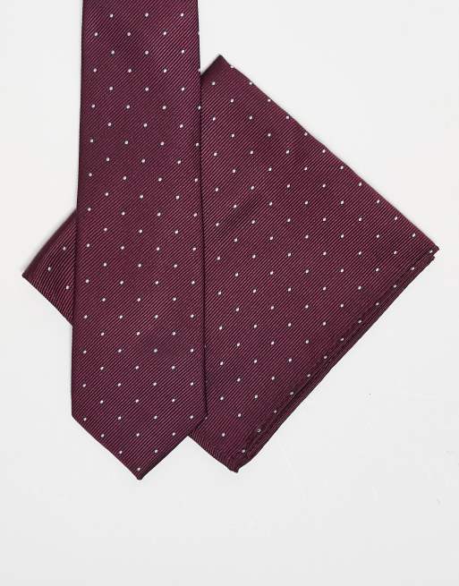 ASOS DESIGN - Bordeauxrødt sæt med lommeklud og slips med polkaprikker