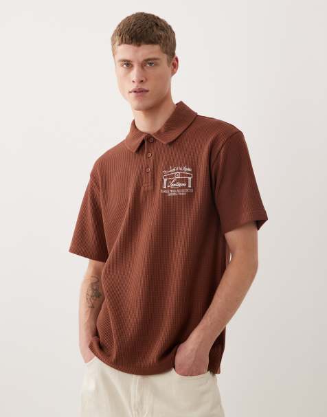 ASOS DESIGN – Bordowa bardzo gruba koszulka polo o regularnym kroju z fakturowanego materiału - view 1