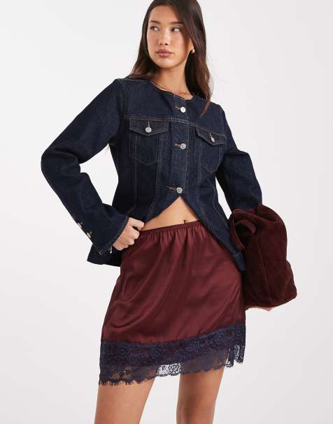 ASOS DESIGN – Bordowa spódnica mini z niebieską koronką na dole - view 1