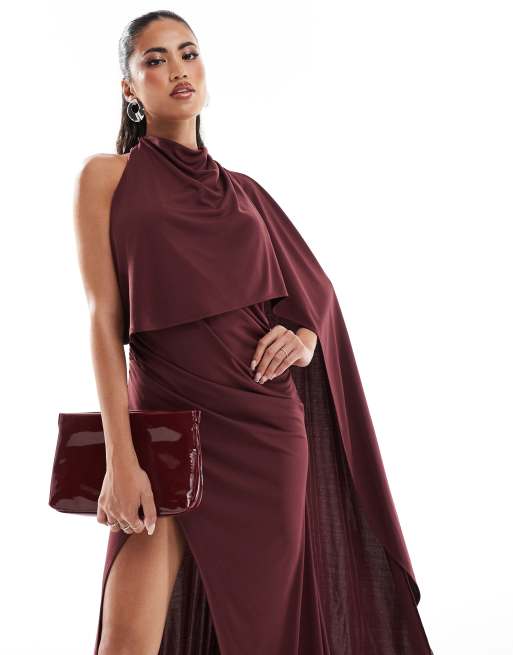 ASOS DESIGN – Bordowa sukienka maxi na jedno ramię z narzutką i trenem