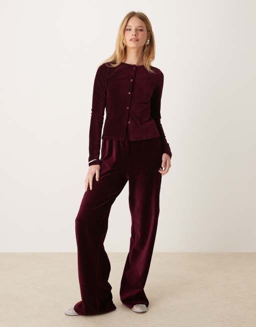ASOS DESIGN – Bordowe aksamitne joggersy sztruksowe z szerokimi nogawkami