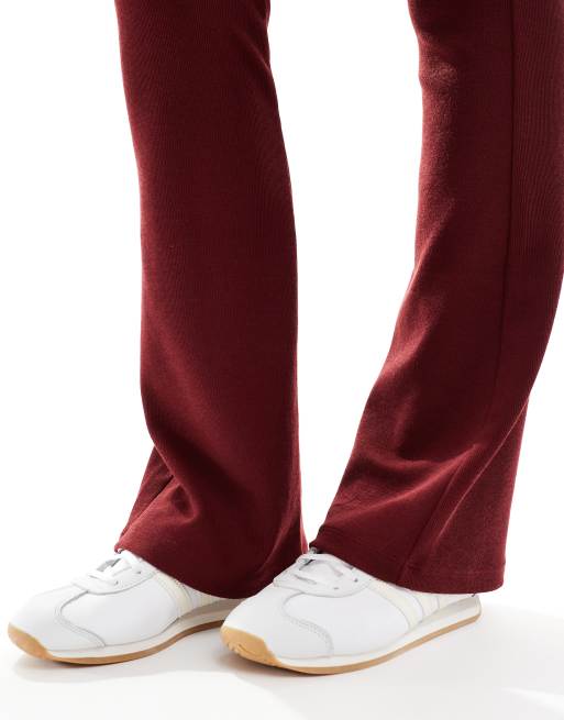 ASOS DESIGN – Bordowe prążkowane grube spodnie z rozszerzanymi nogawkami, 5 z 5