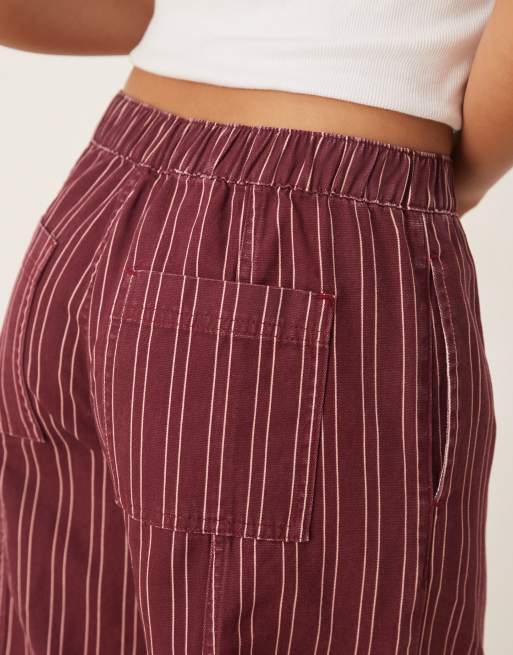 ASOS DESIGN – Bordowe wciągane spodnie barrel w paski z efektem sprania, 4 z 5