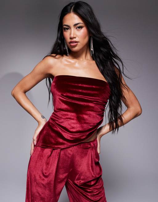 ASOS DESIGN – Bordowy aksamitny top z asymetrycznym dekoltem bandeau i marszczeniem, część zestawu