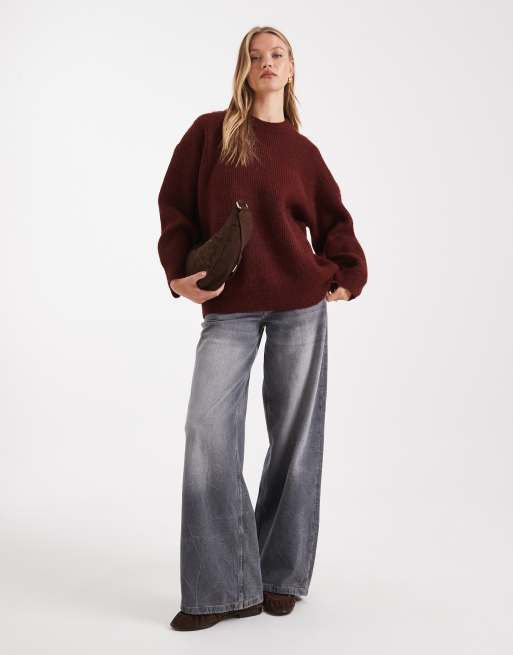ASOS DESIGN – Bordowy prążkowany sweter oversize o kroju typu kokon z okrągłym dekoltem, 2 z 4