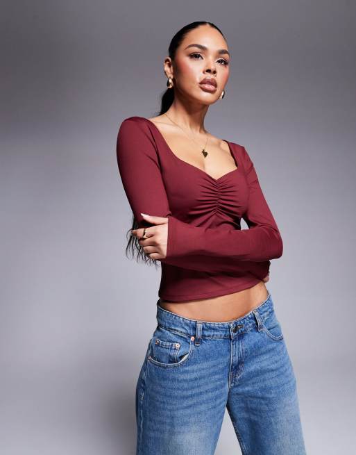 ASOS DESIGN – Bordowy przylegający top z długimi rękawami i marszczeniem na biuście