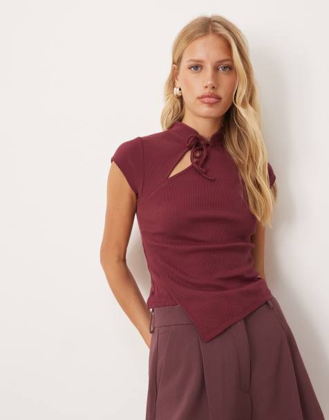 ASOS DESIGN – Bordowy top z asymetrycznym wycięciem z wiązaniem - view 1
