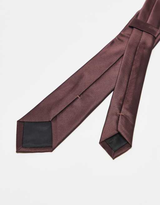 ASOS DESIGN – Bordowy zestaw z krawatem i poszetką, 3 z 3