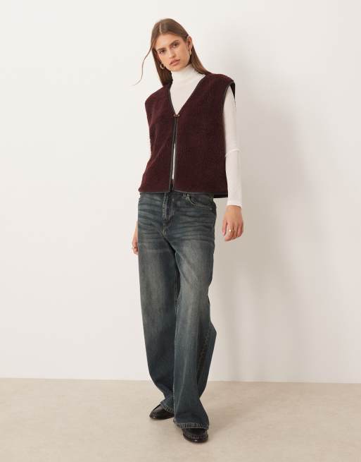 ASOS DESIGN borg fleece v neck vest with contrast binding in burgundy, 3 of 4