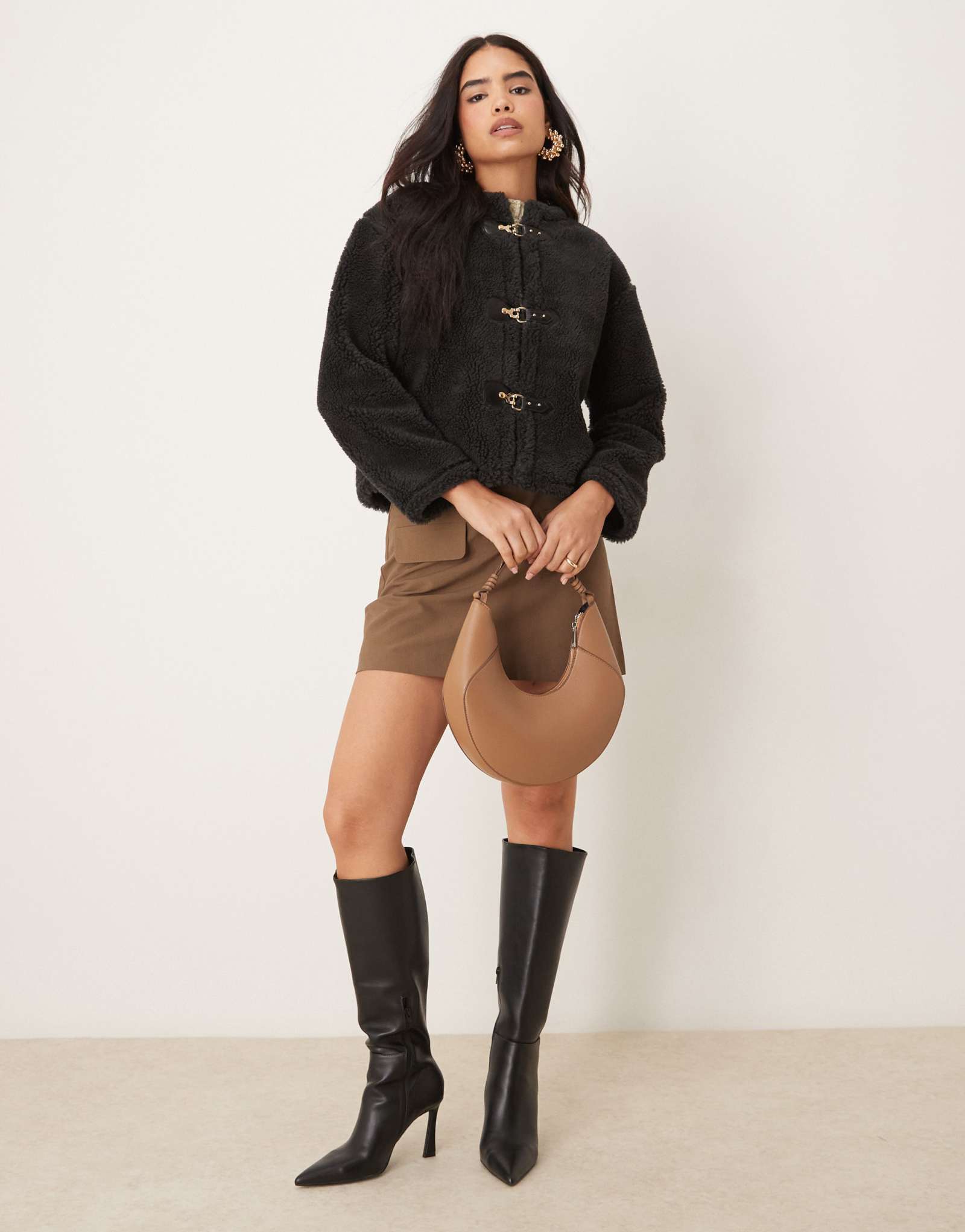 ДИЗАЙНЕРСКАЯ куртка borg от ASOS с пряжками черного цвета