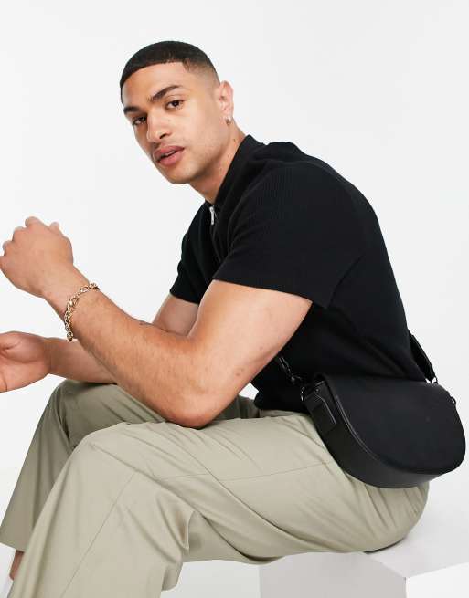 ASOS DESIGN - Borsa a tracolla a mezza luna nera in pelle sintetica