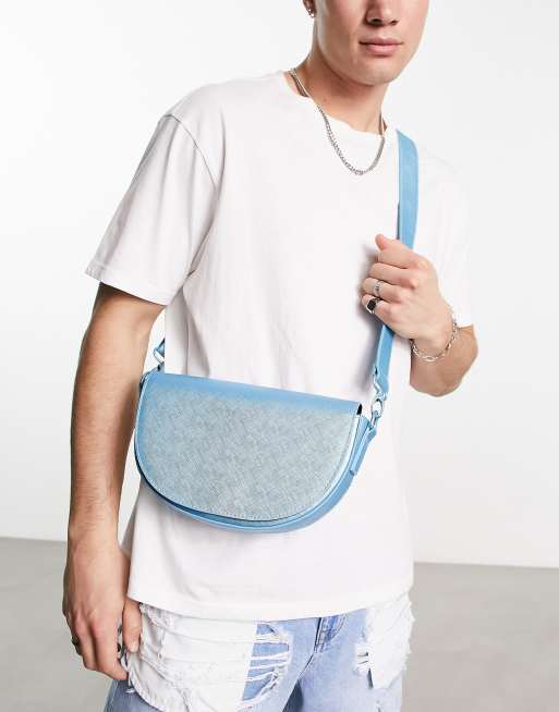 ASOS DESIGN - Borsa a tracolla in pelle sintetica blu a mezzaluna