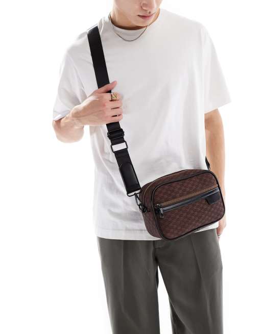ASOS DESIGN - Borsa a tracolla marrone con monogramma