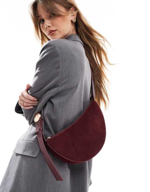 ASOS DESIGN - Borsa a tracolla scamosciata bordeaux con dettaglio in metallo bombato
