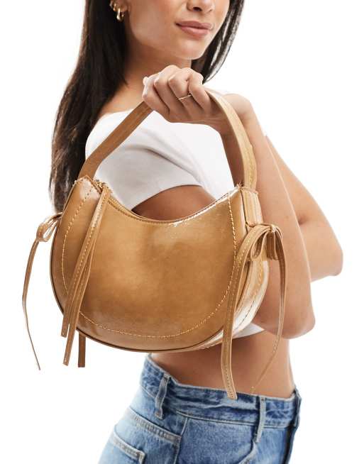 ASOS DESIGN - Borsa da spalla a forma di mezzaluna color biscotto con fiocco laterale, 4 di 4