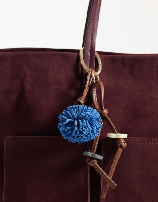 ASOS DESIGN - Borsa shopping in camoscio sintetico bordeaux con portachiavi, 3 di 4