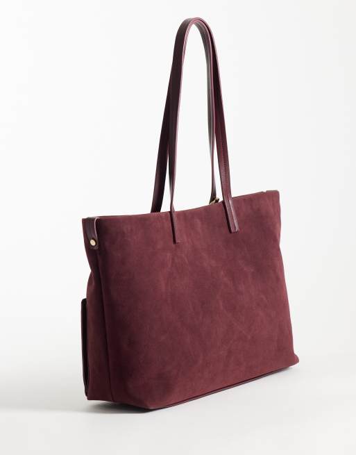 ASOS DESIGN - Borsa shopping in camoscio sintetico bordeaux con portachiavi, 4 di 4