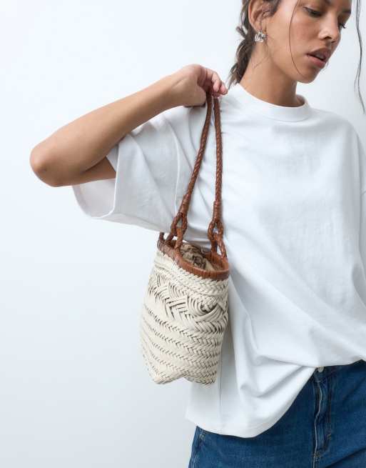 ASOS DESIGN - Borsa shopping in pelle intrecciata bianca, 2 di 5