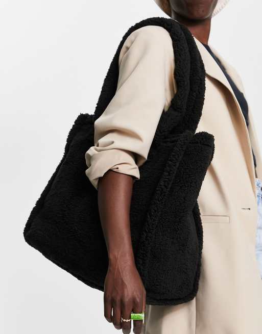 ASOS DESIGN - Borsa shopping oversize in pile borg nero - BLACK