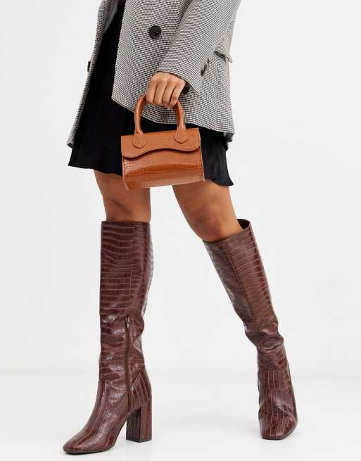 ASOS DESIGN - Borsetta con patella curva e tracolla rimovibile