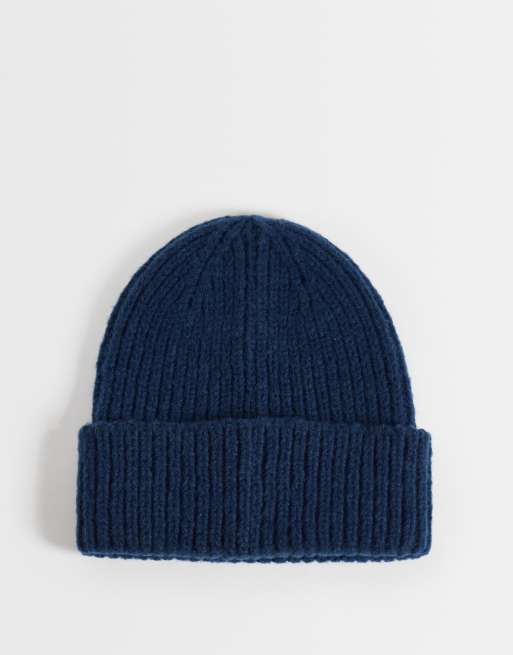 ASOS DESIGN borstad stickad mössa i blått, 3 av 3
