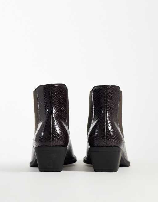 ASOS DESIGN botines Chelsea con tacón cubano y puntera metálica en burdeos efecto cocodrilo, 4 de 4