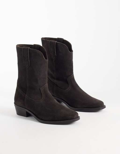 ASOS DESIGN bottes à enfiler à talon cubain en daim marron, 3 de 4