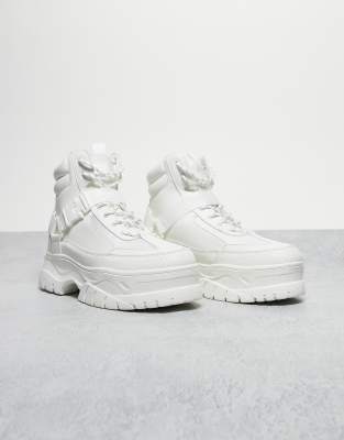 ASOS DESIGN - Bottes de travail à lacets avec lanière et semelle chunky - Blanc