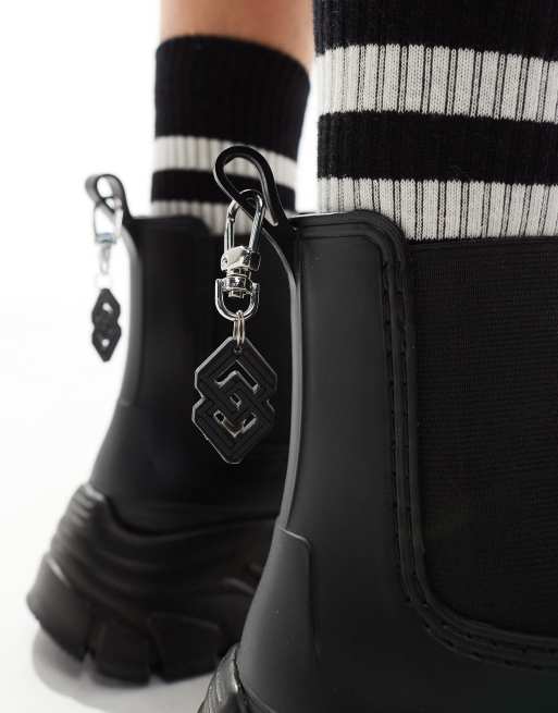 ASOS DESIGN - Bottes en caoutchouc chunky avec détail chaîne à l'arrière, 2 de 4