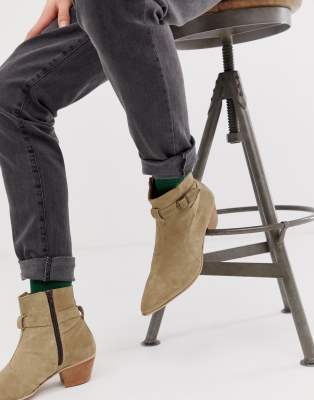 ASOS DESIGN - Bottines Chelsea style western et talon cubain en daim - Taupe