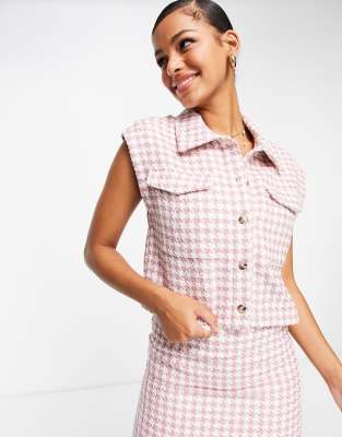 ASOS DESIGN boucle houndstooth suit vest in pink